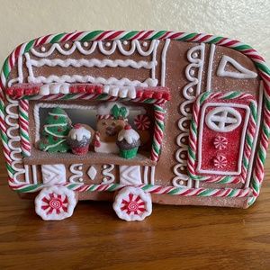 Lighted Gingerbread Trailer